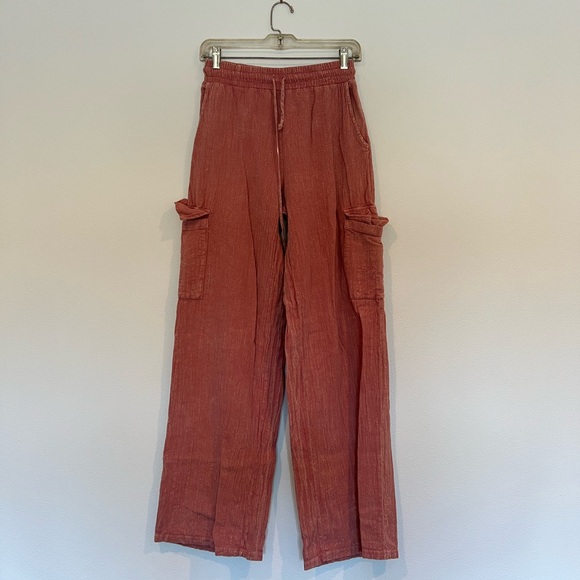 Cute canvas pants w/ cargo pockets - Picture 2 of 6